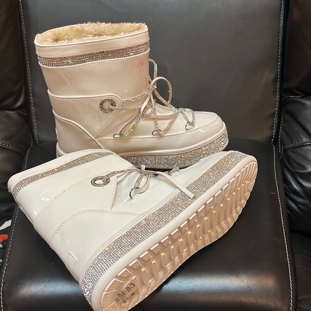 Brand new rubber boots, fur lined